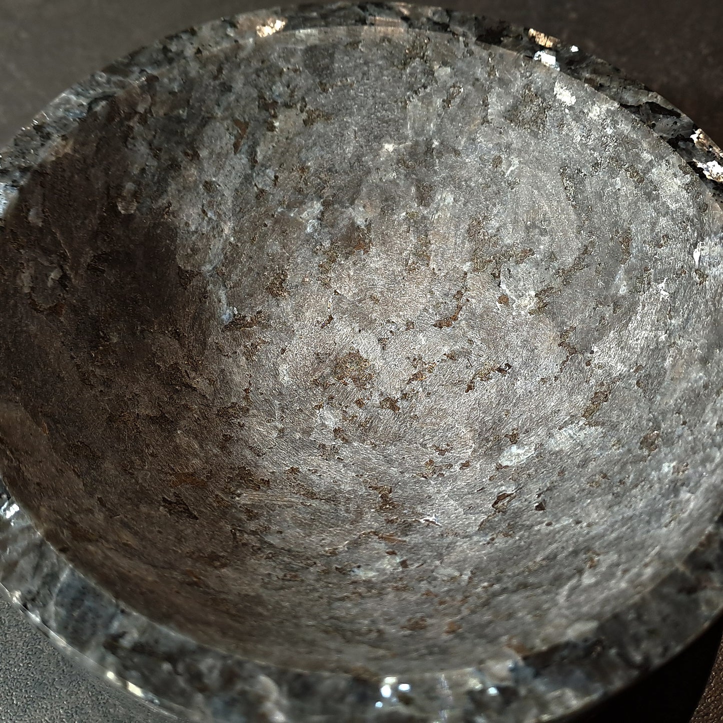 Shadow Ember - Granit Aschenbecher (Unikat)