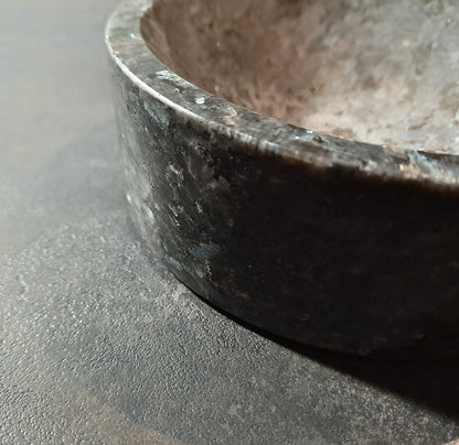 Shadow Ember - Granit Aschenbecher (Unikat)