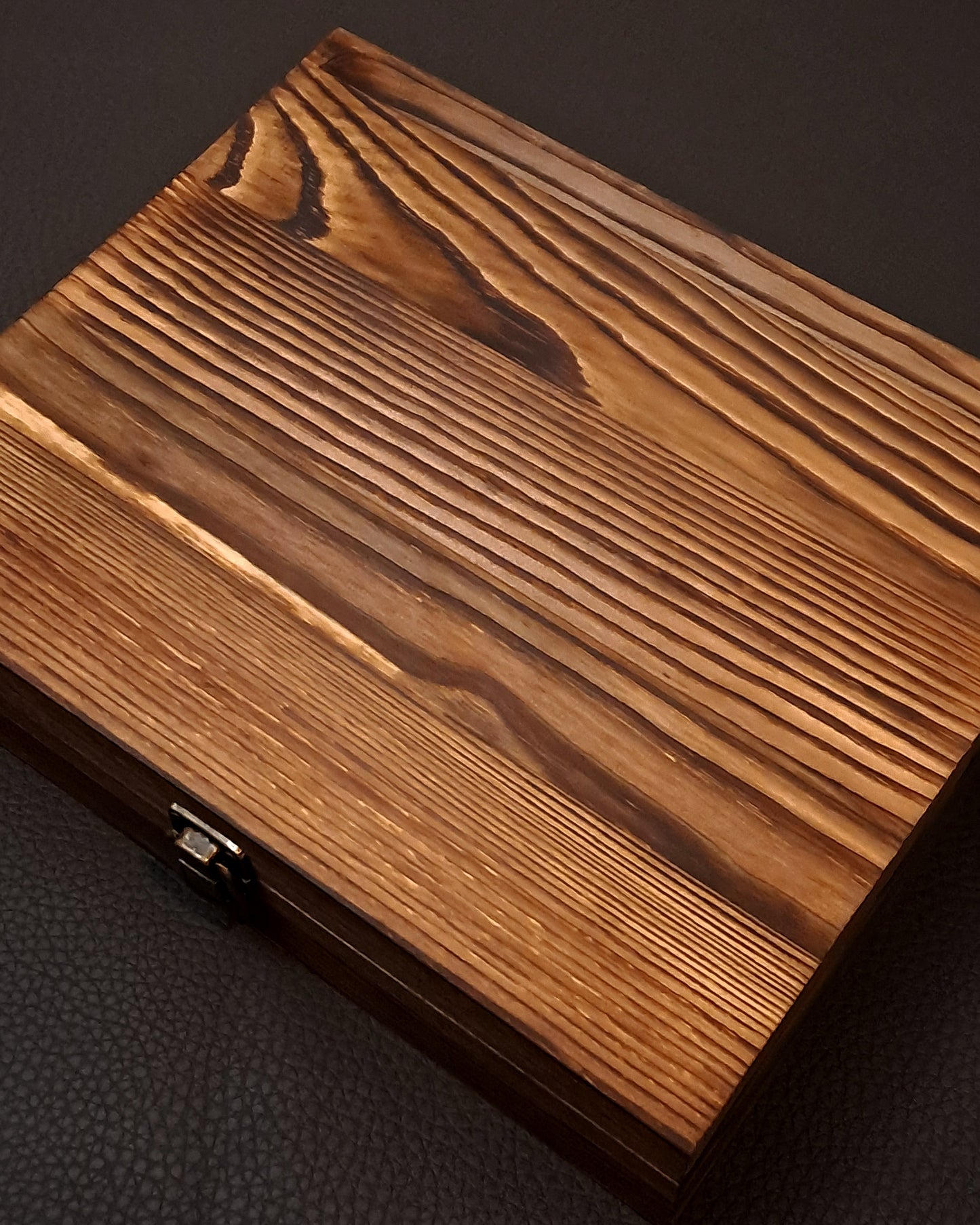 The Ember-Oak Whiskey Smoker by Veritas & Ember